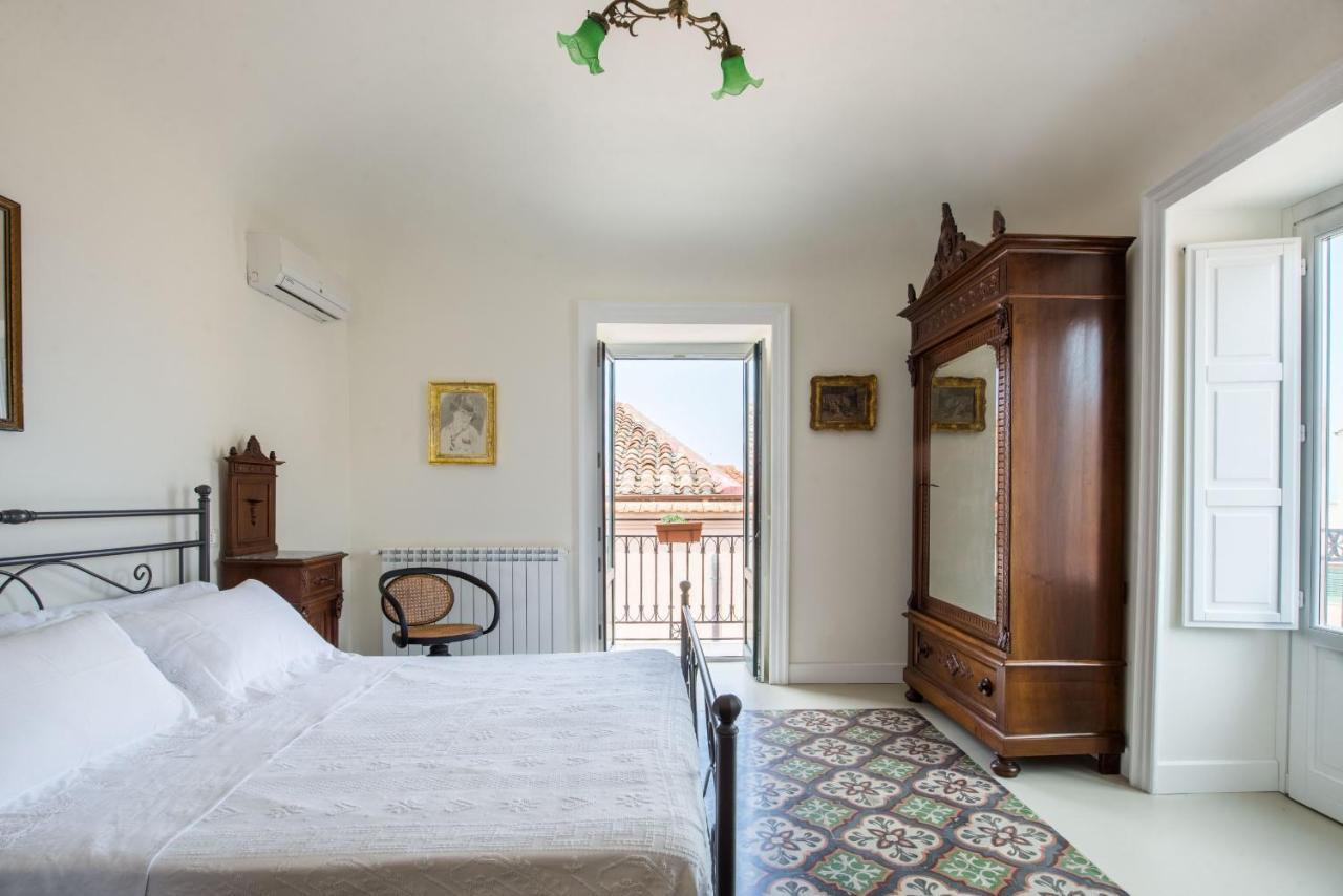 Casa Valerie Al Lavatoio Medievale By Wonderful Italy チェファル エクステリア 写真